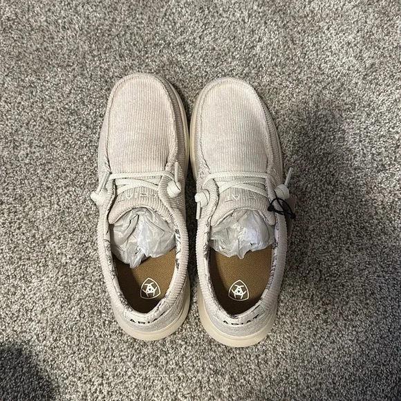 NWT- Ariat Hilo women’s casual shoes (8.5) - Picture 3 of 4